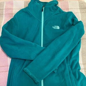 Teal North Face jacket size L. Worn a couple of times but in perfect condition!